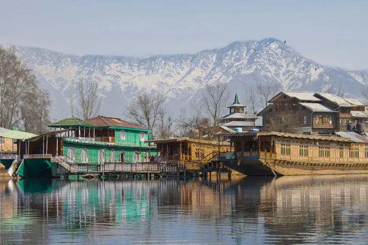 Kashmir Family Heaven Kashmir Family Heaven family holiday package by Safari Sutra