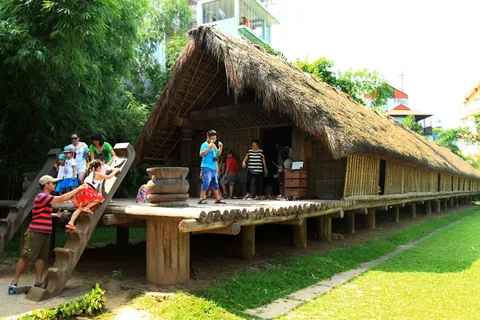 Vietnam Family Adventure: Puppet Shows, Bay Cruises & Jungle Tunnels - Gallery Image 4 Vietnam Family Adventure: Puppet Shows, Bay Cruises & Jungle Tunnels gallery 04